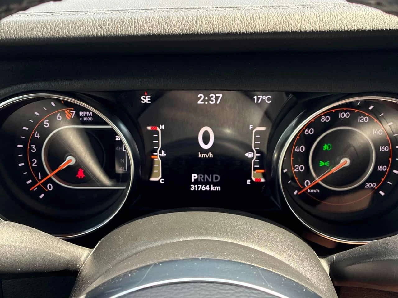 Jeep Gladiator * Overland * CARFAX * БЕЗ ПЪРВОНАЧАЛНА ВНОСКА, снимка 8 - Автомобили и джипове - 55410490