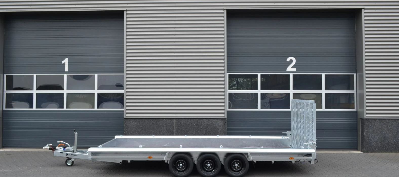 За автомобил Vlemmix МТ 480/3 3500KG 3X1800KG