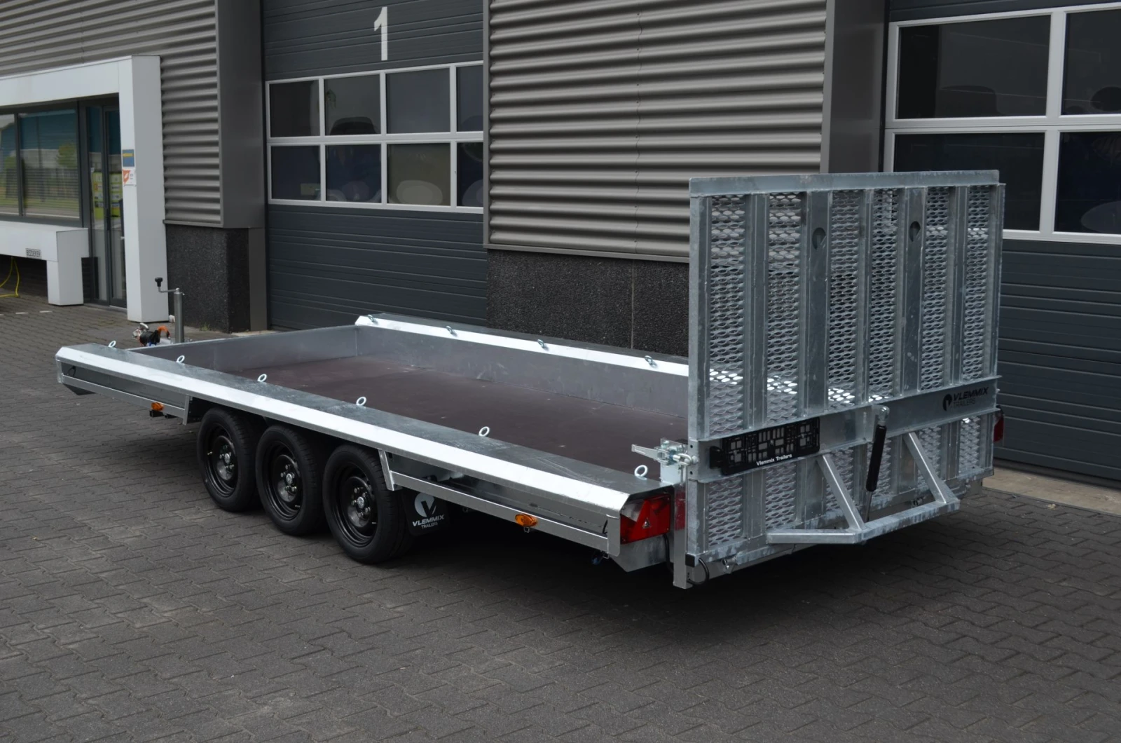 За автомобил Vlemmix МТ 480/3 3500KG 3X1800KG, снимка 2 - Ремаркета - 53732686