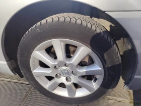 Toyota Avensis Бензин/Газ. Автомат, снимка 17