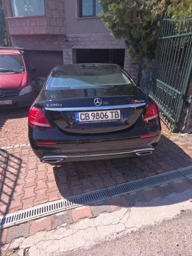 Mercedes-Benz E 220 4MATiC, снимка 3