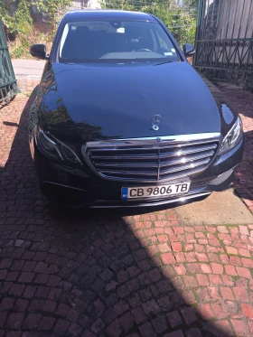 Mercedes-Benz E 220 4MATiC, снимка 7