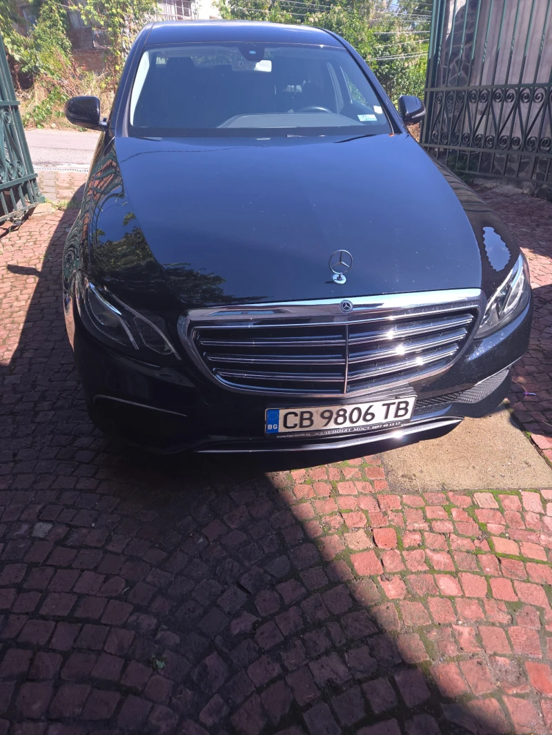 Mercedes-Benz E 220 4MATiC, снимка 7 - Автомобили и джипове - 47637404