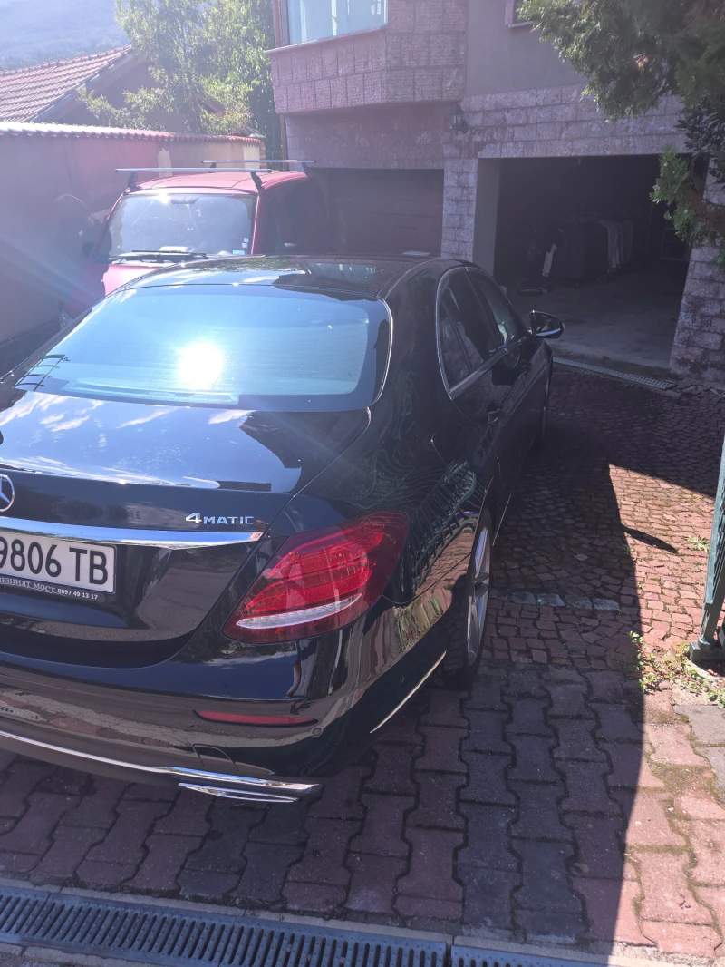 Mercedes-Benz E 220 4MATiC, снимка 4 - Автомобили и джипове - 47215948