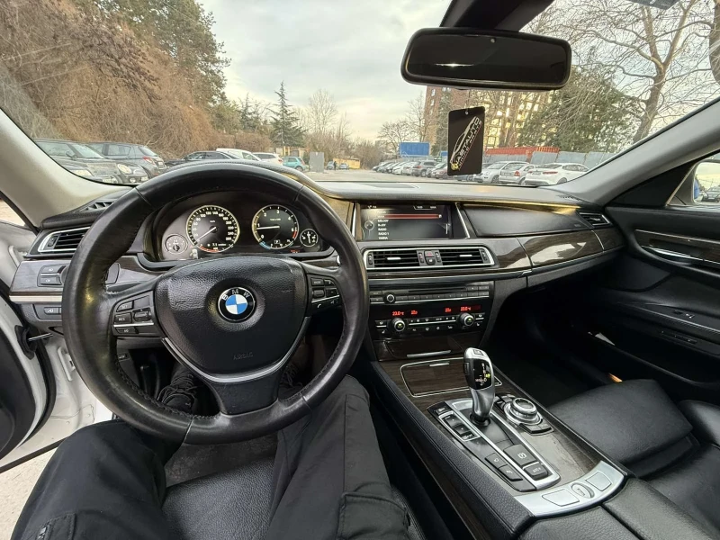 BMW 730 LCI, снимка 9 - Автомобили и джипове - 48606131