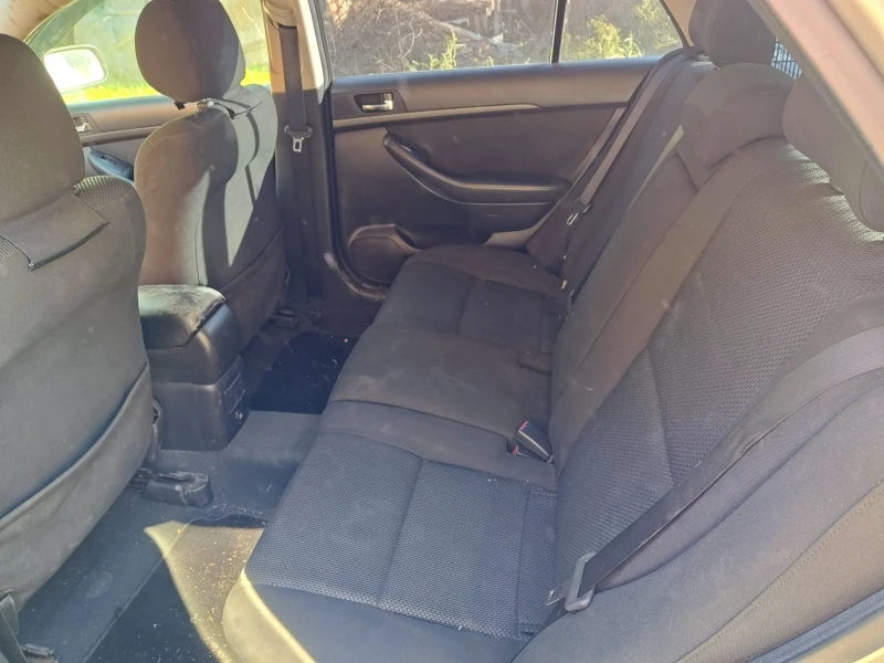 Toyota Avensis 1.8 VVTI, снимка 8 - Автомобили и джипове - 52337971