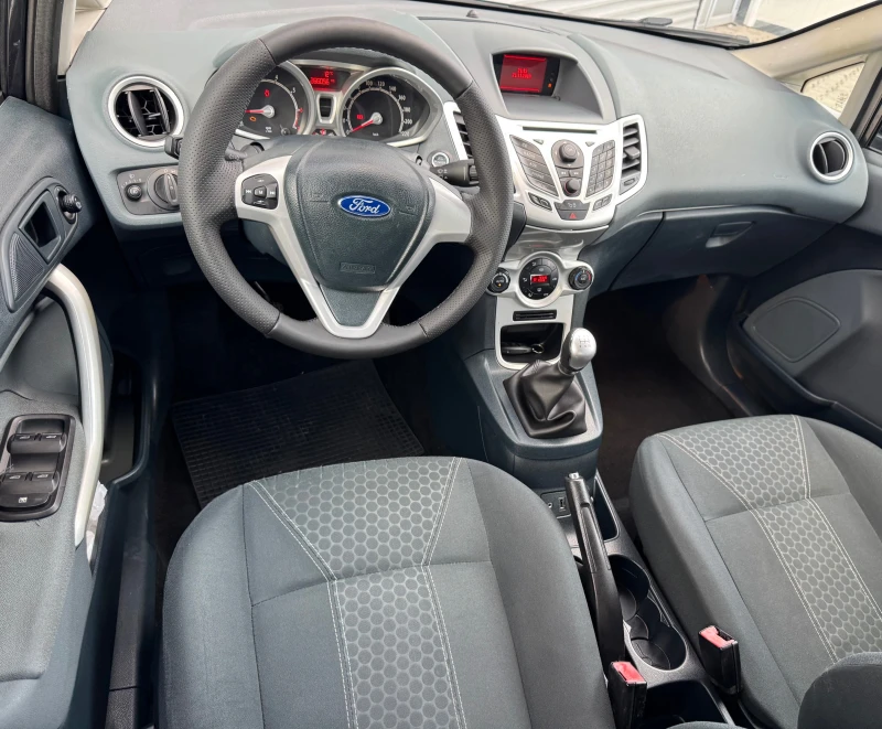 Ford Fiesta 1, 3i 82ps, 5вр., Titanium, ел.пак., климатр., мул, снимка 15 - Автомобили и джипове - 52490384