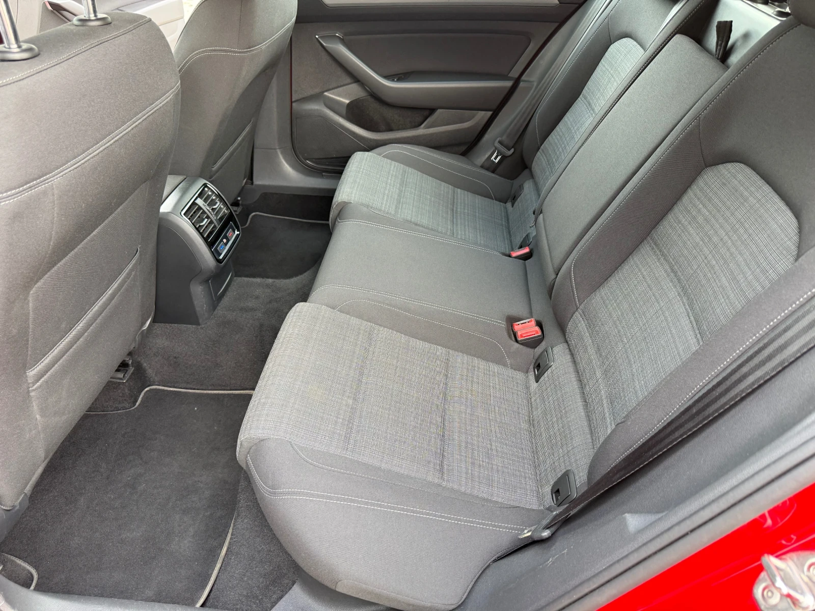 VW Passat 1.6TDI DSG DIGITAL 159000km!!! !!! | Mobile.bg   13