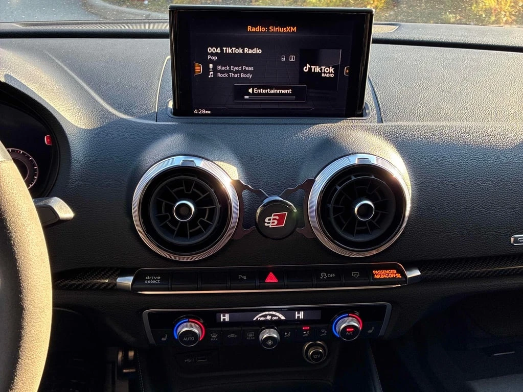 Audi Rs3 * 2.5 TFSI quattro * CARFAX * БЕЗ ПЪРВОНАЧАЛНА ВНО - изображение 9