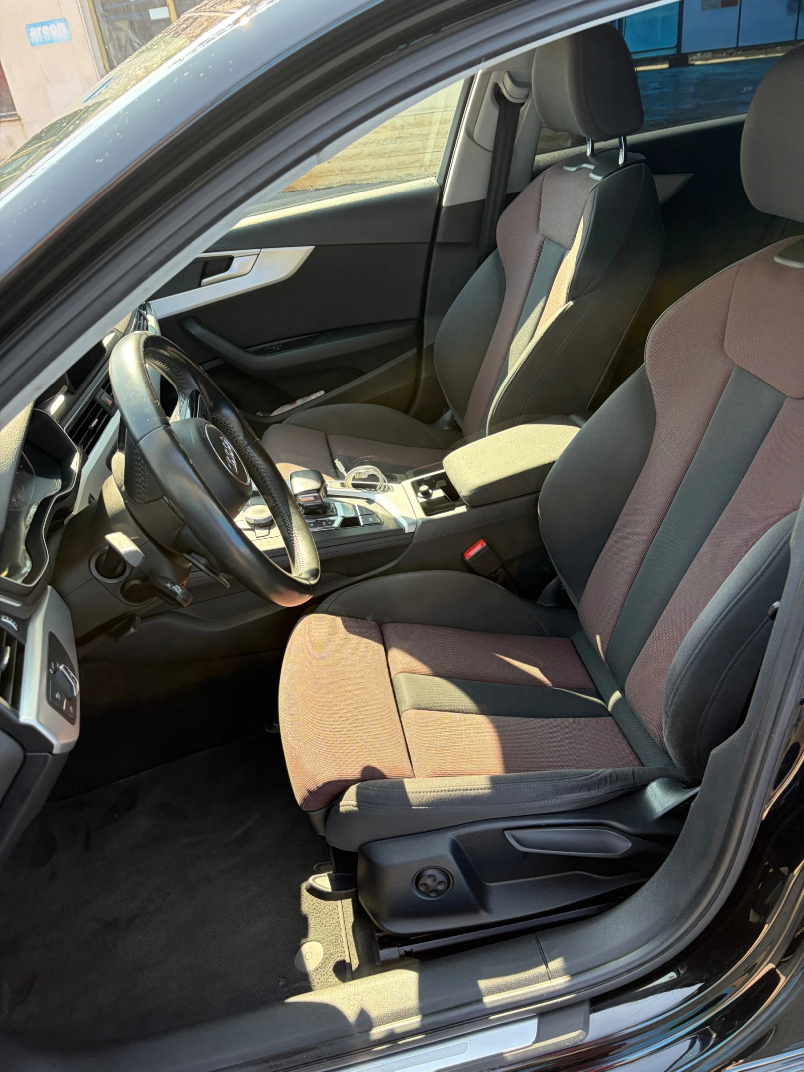 Audi A4 2.0 TDI 150 Avant Sport, снимка 17 - Автомобили и джипове - 53024547