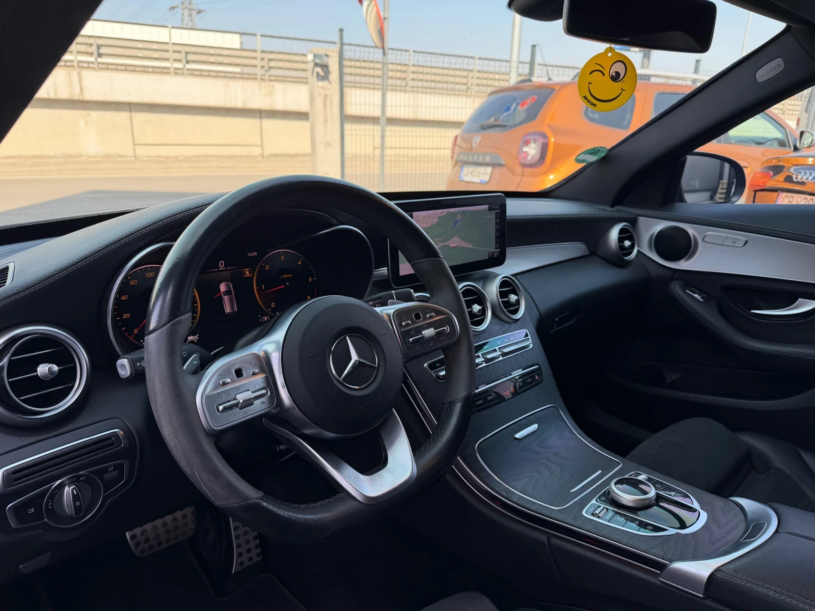 Mercedes-Benz C 220 AMG Line Night Edition Facelift - изображение 8