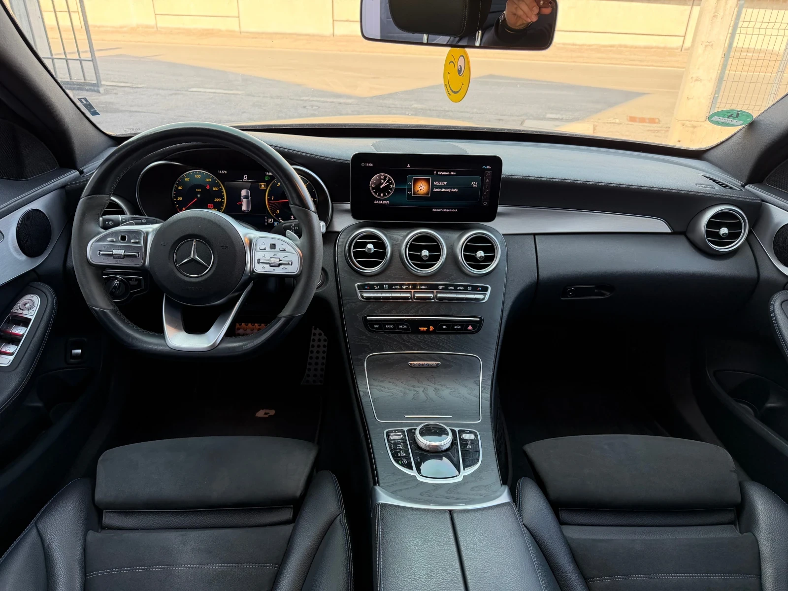 Mercedes-Benz C 220 AMG Line Night Edition Facelift - изображение 10