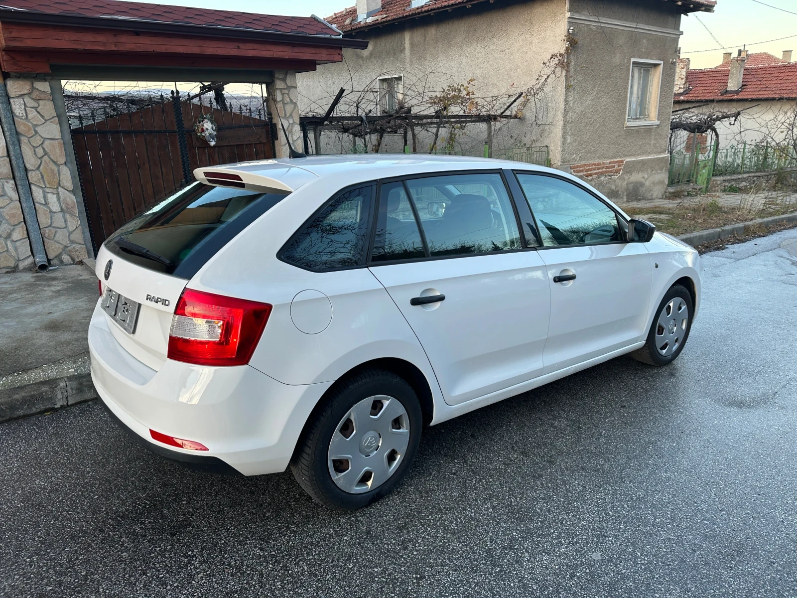 Skoda Rapid 1.2TSI/105к, снимка 5 - Автомобили и джипове - 53869447