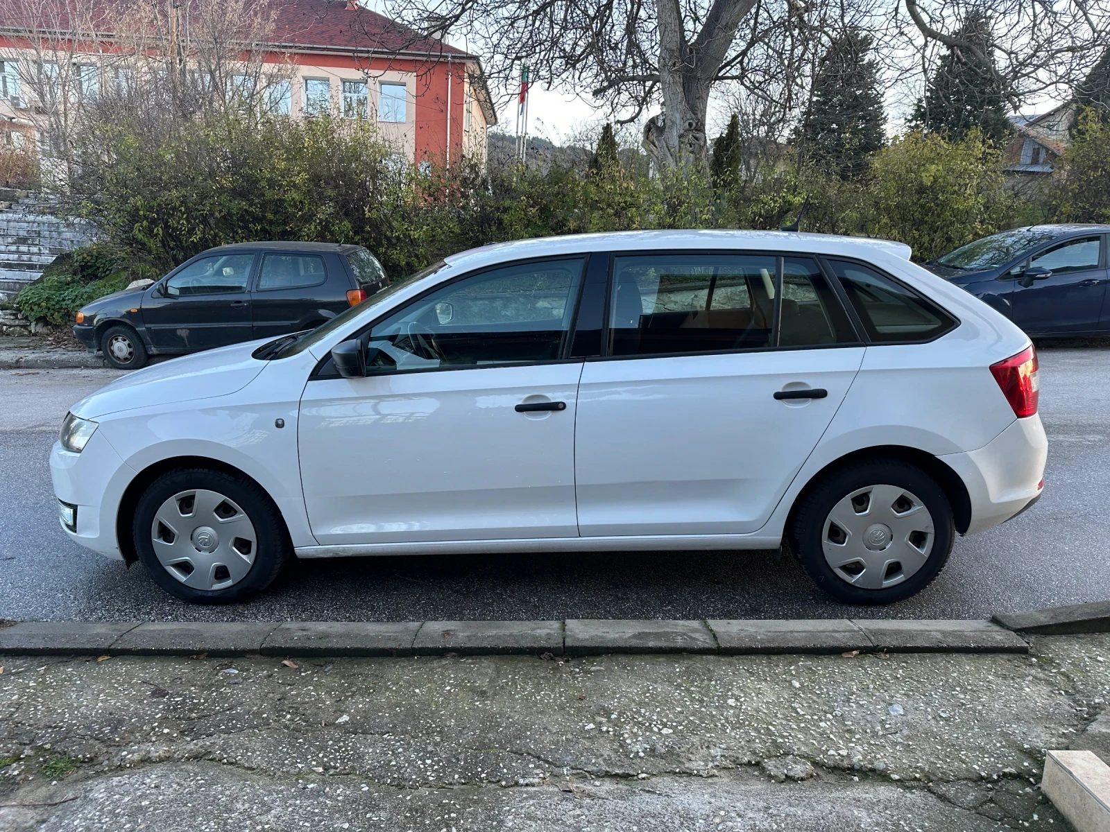 Skoda Rapid 1.2TSI/105к, снимка 4 - Автомобили и джипове - 53869447