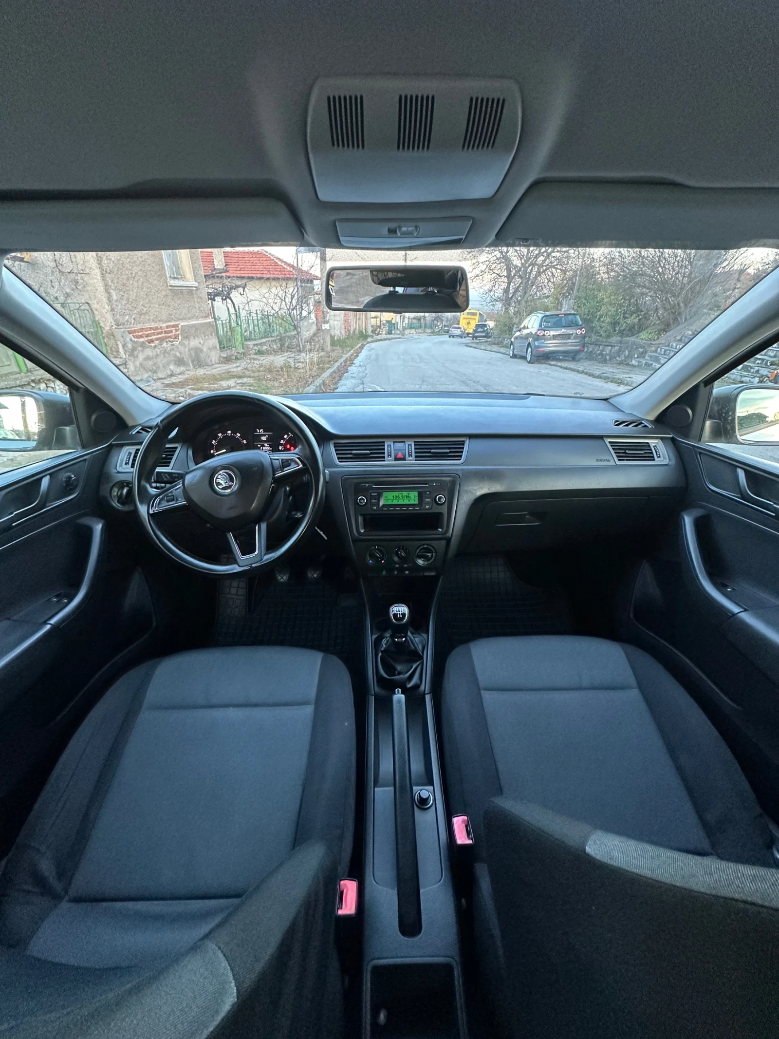 Skoda Rapid 1.2TSI/105к, снимка 10 - Автомобили и джипове - 53869447