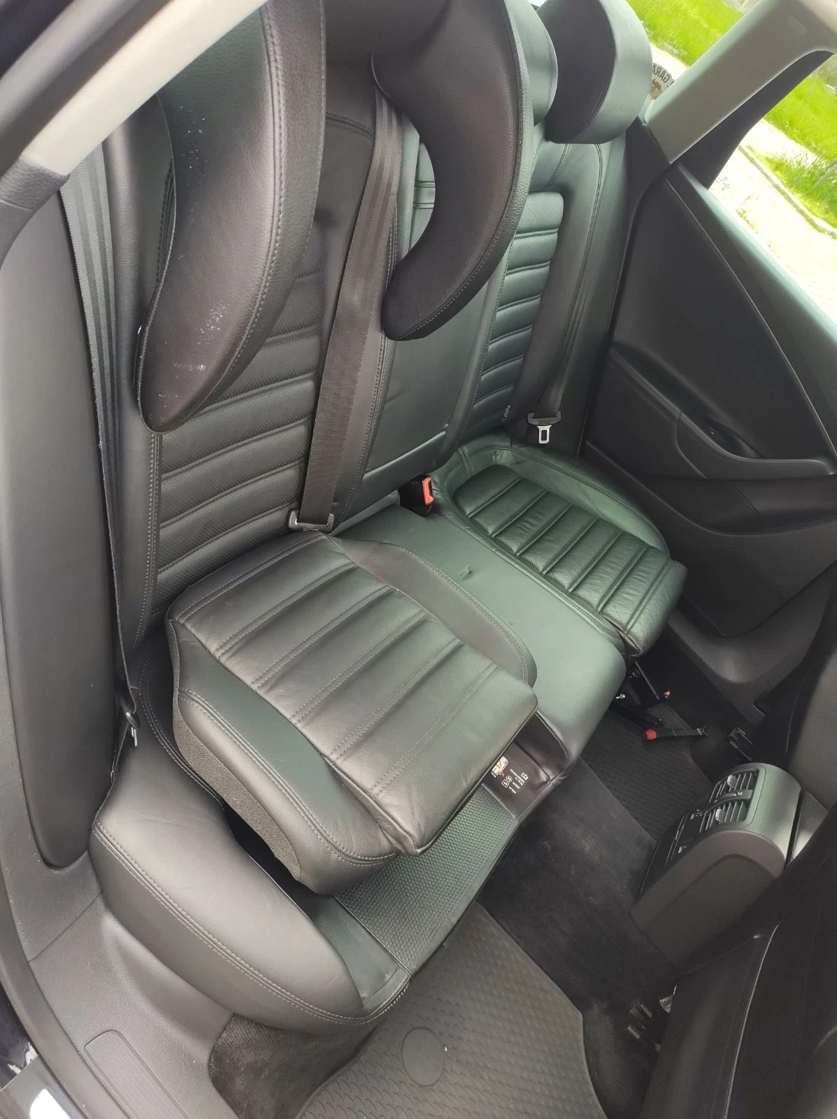 VW Passat 3xR-Line, снимка 13 - Автомобили и джипове - 54382364