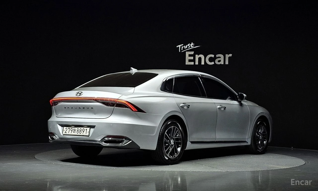 Hyundai Grandeur 3.0* LPI* PREMIUM* ПОДГРЕВ* ОБДУХВАНЕ* 360КАМЕРА* , снимка 2 - Автомобили и джипове - 54575627