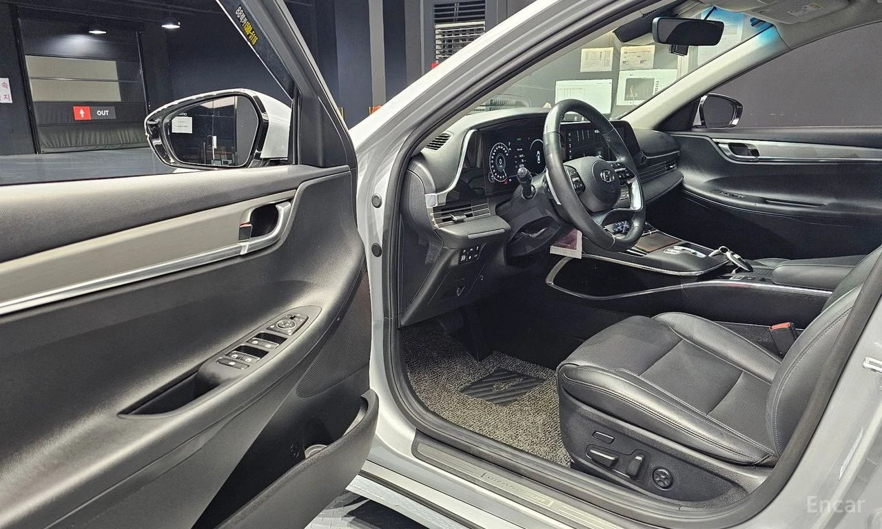 Hyundai Grandeur 3.0* LPI* PREMIUM* ПОДГРЕВ* ОБДУХВАНЕ* 360КАМЕРА* , снимка 6 - Автомобили и джипове - 54575627