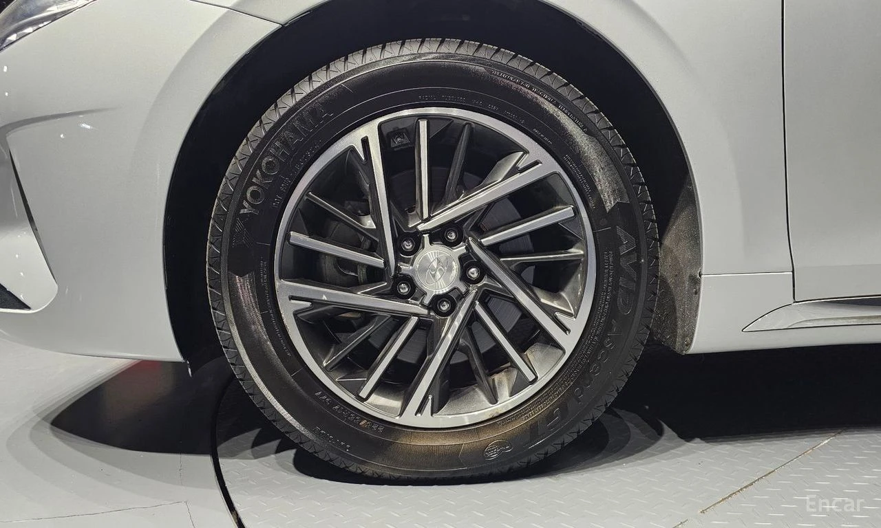 Hyundai Grandeur 3.0* LPI* PREMIUM* ПОДГРЕВ* ОБДУХВАНЕ* 360КАМЕРА* , снимка 5 - Автомобили и джипове - 54575627