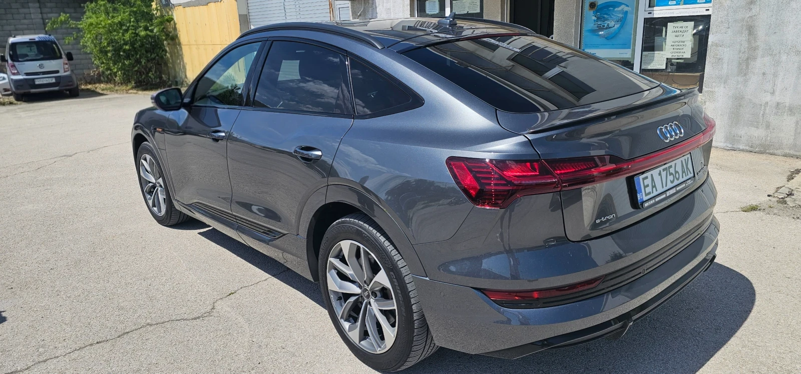Audi E-Tron, снимка 6 - Автомобили и джипове - 54600699