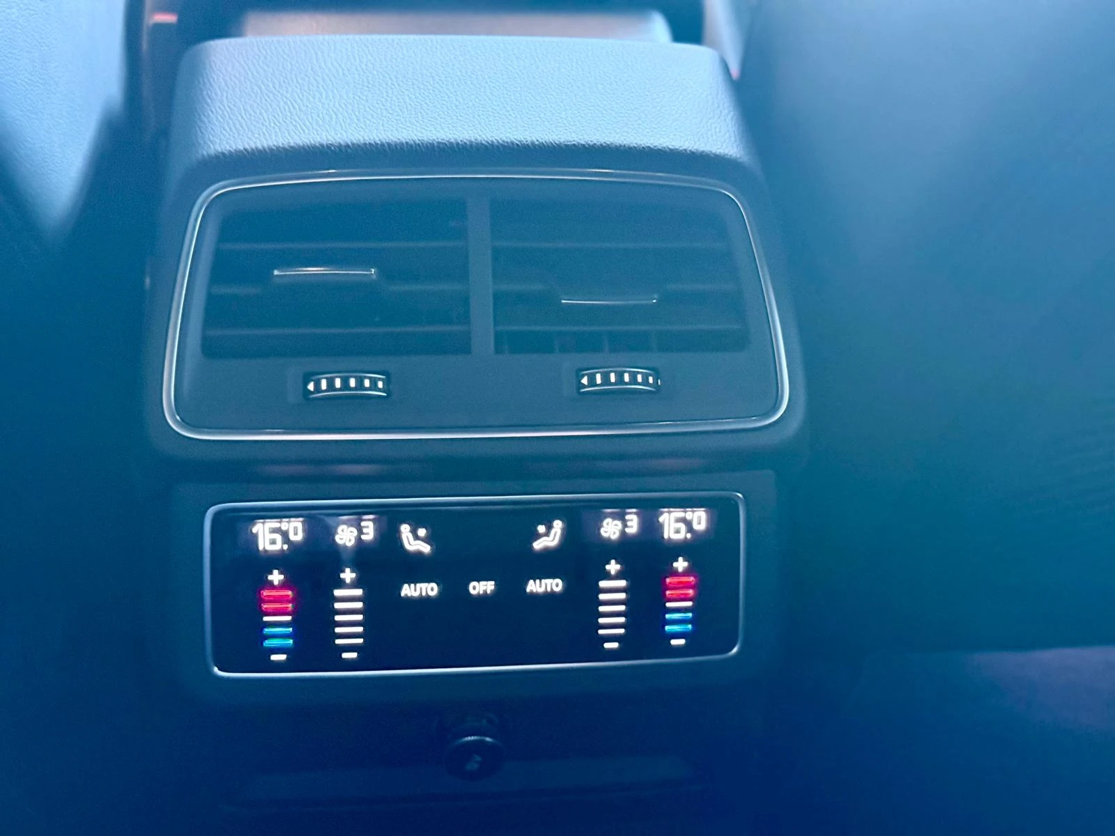 Audi Rs6 ABT* 800hp * Matrix* Black Edition* Pano* Лизинг, снимка 15 - Автомобили и джипове - 54683353