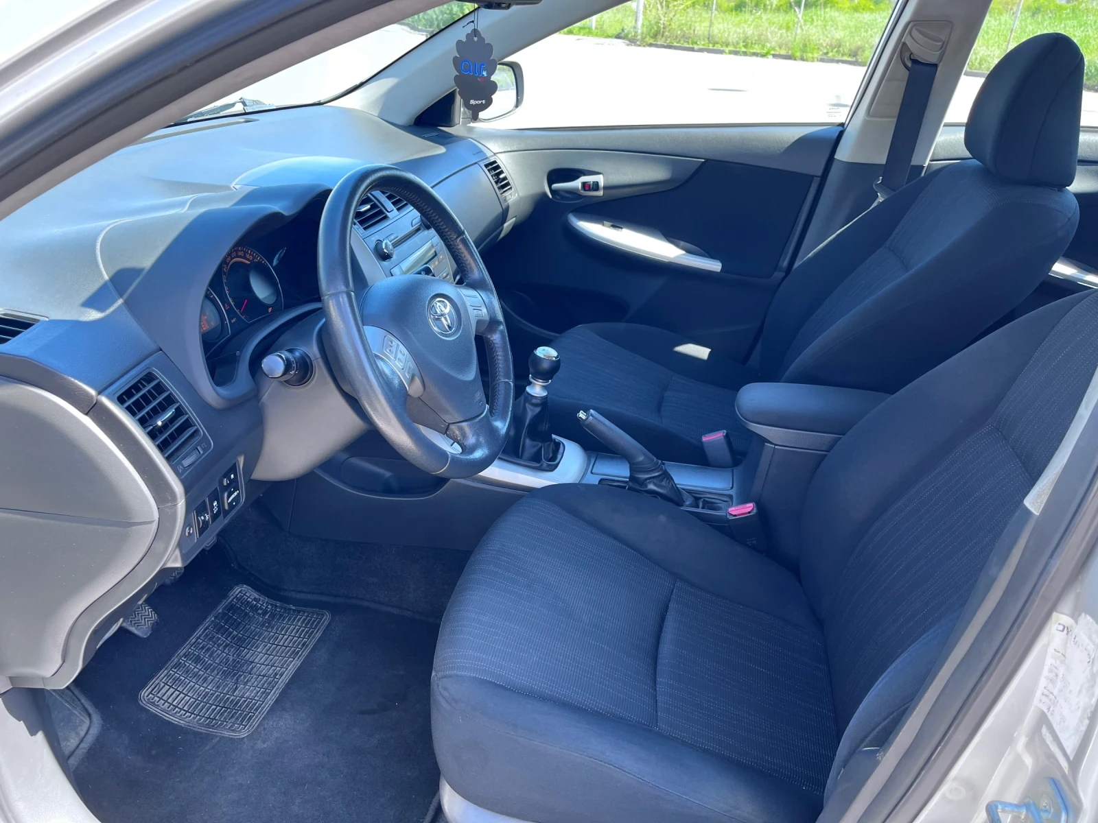 Toyota Corolla 2.0D4D 126 TOP, снимка 7 - Автомобили и джипове - 54947325