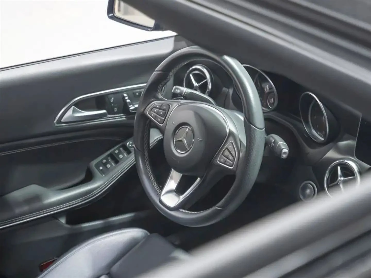 Mercedes-Benz CLA 250 4MATIC * AвтоКредит * (ЦЕНА ДО БГ), снимка 9 - Автомобили и джипове - 55137387