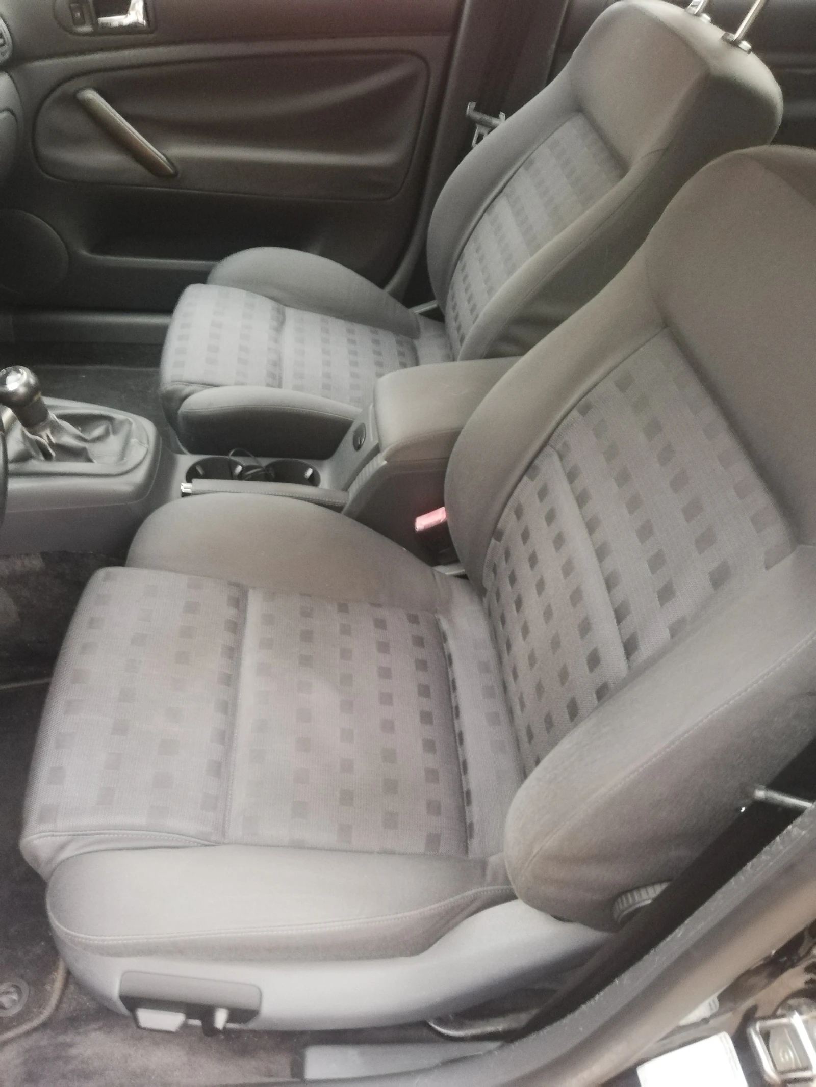 VW Passat 1, 9 TDI, КЛИМАТРОНИК, ПОДГРЕВ ЕЛ СЕДАЛКИ 6СКОРОСТ, снимка 13 - Автомобили и джипове - 55211588