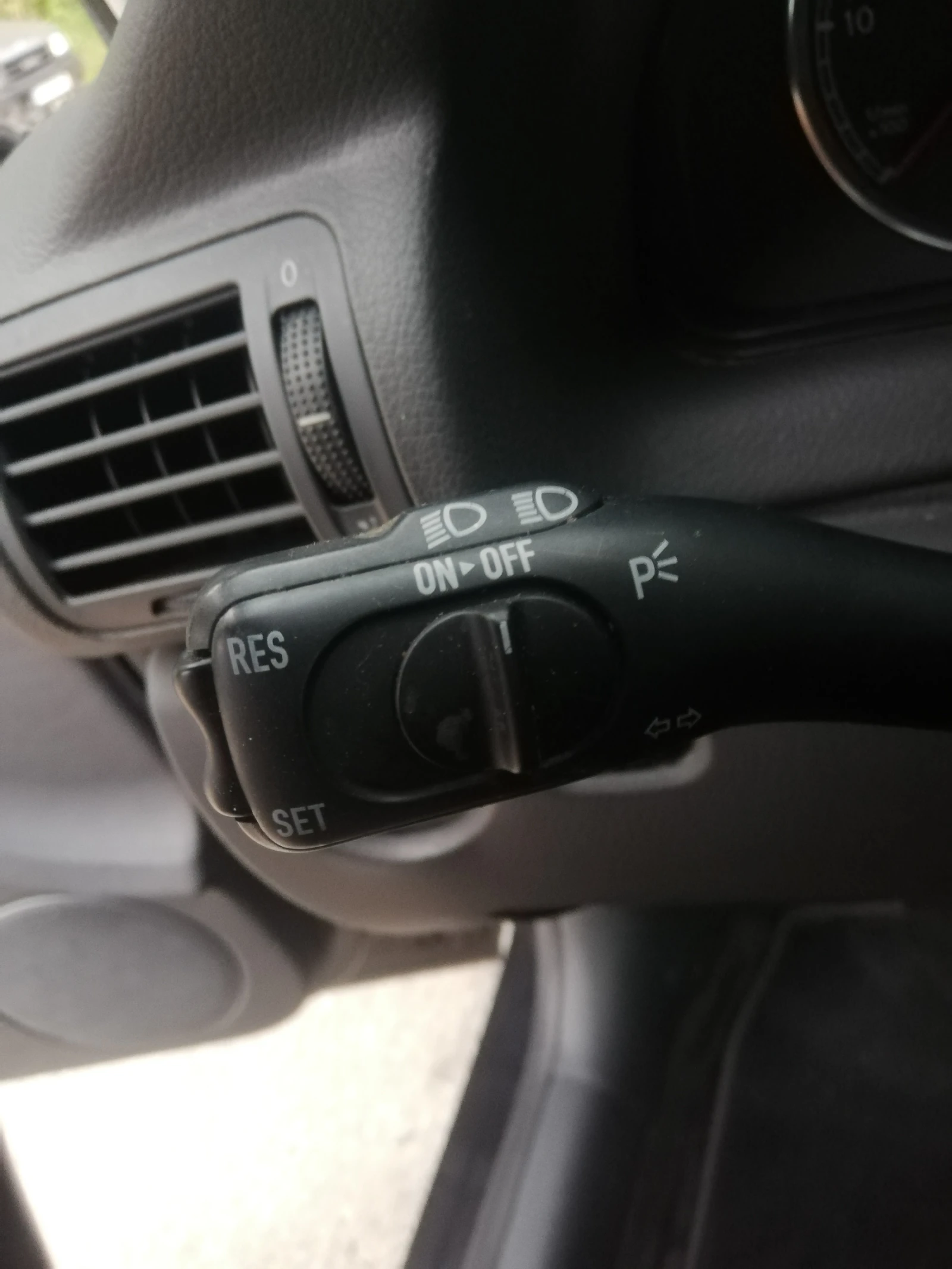 VW Passat 1, 9 TDI, КЛИМАТРОНИК, ПОДГРЕВ ЕЛ СЕДАЛКИ 6СКОРОСТ, снимка 9 - Автомобили и джипове - 55211588