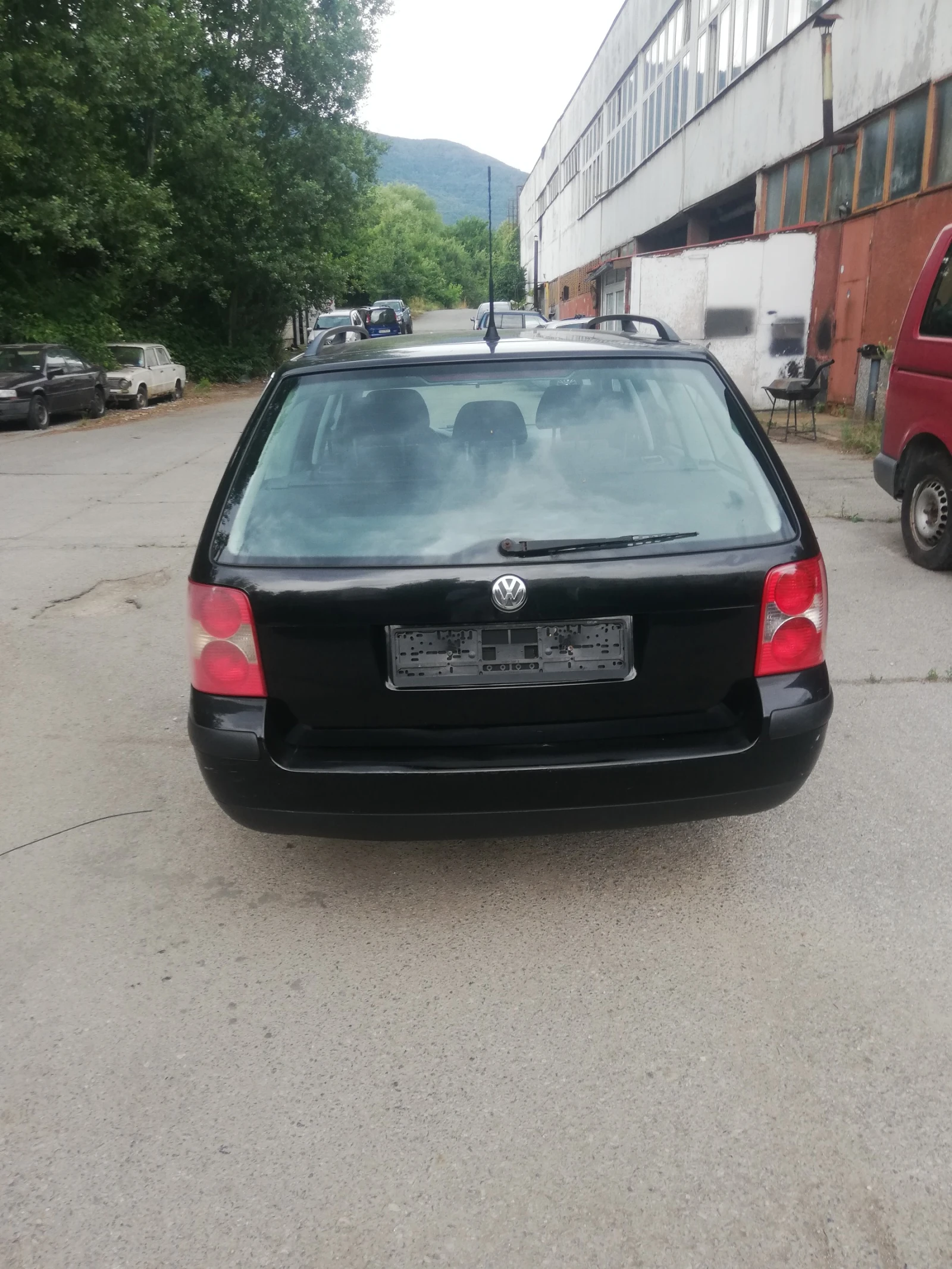 VW Passat 1, 9 TDI, КЛИМАТРОНИК, ПОДГРЕВ ЕЛ СЕДАЛКИ 6СКОРОСТ, снимка 5 - Автомобили и джипове - 55211588