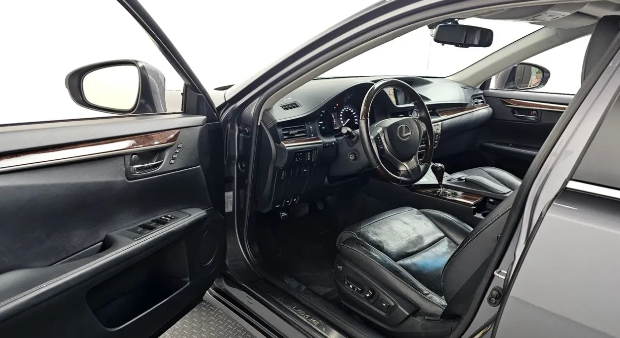 Lexus ES 300 Supreme XV60, снимка 9 - Автомобили и джипове - 55261908