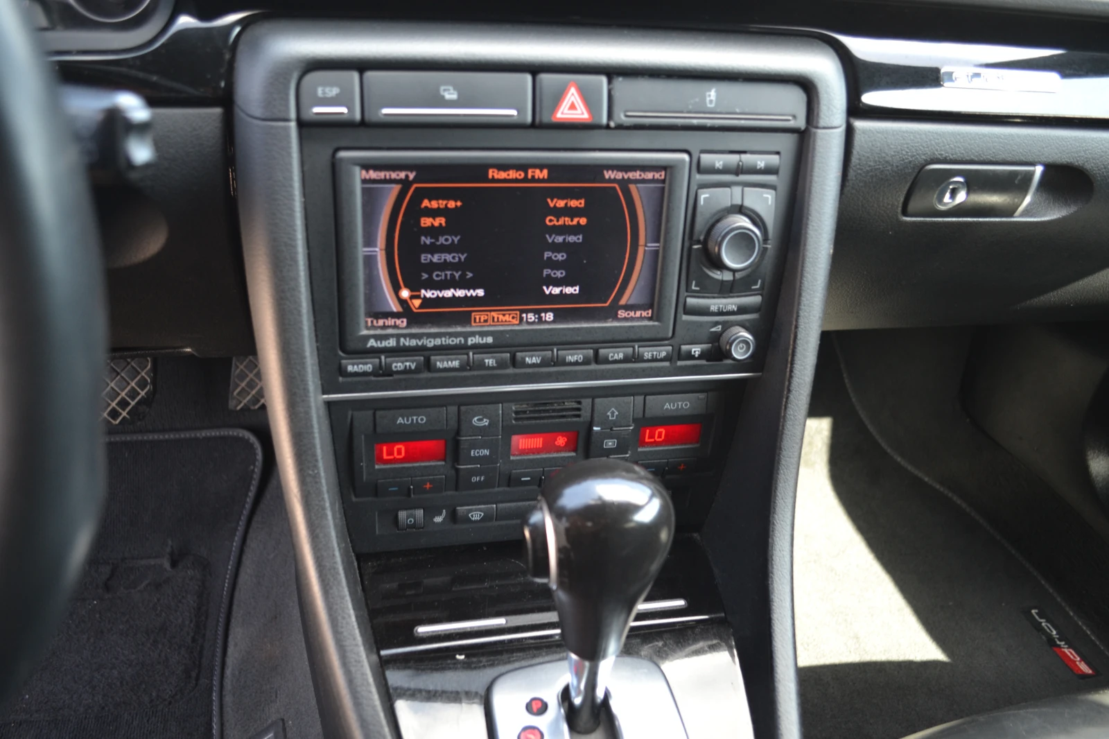 Audi A4 3.0TDI, снимка 13 - Автомобили и джипове - 55574574