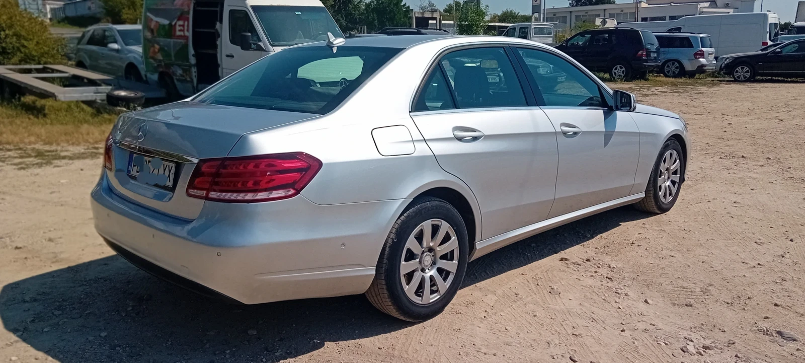 Mercedes-Benz E 200, снимка 5 - Автомобили и джипове - 55588639