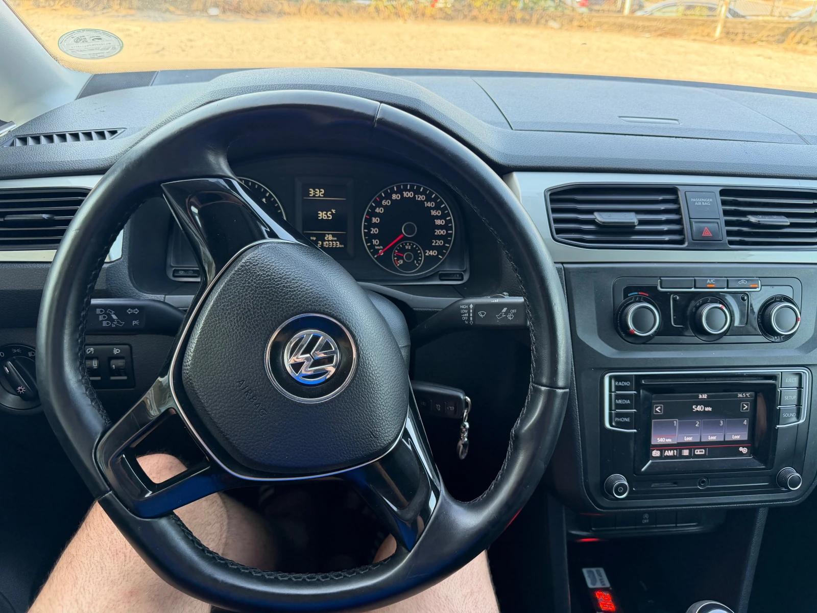 VW Caddy, снимка 13 - Автомобили и джипове - 55780870