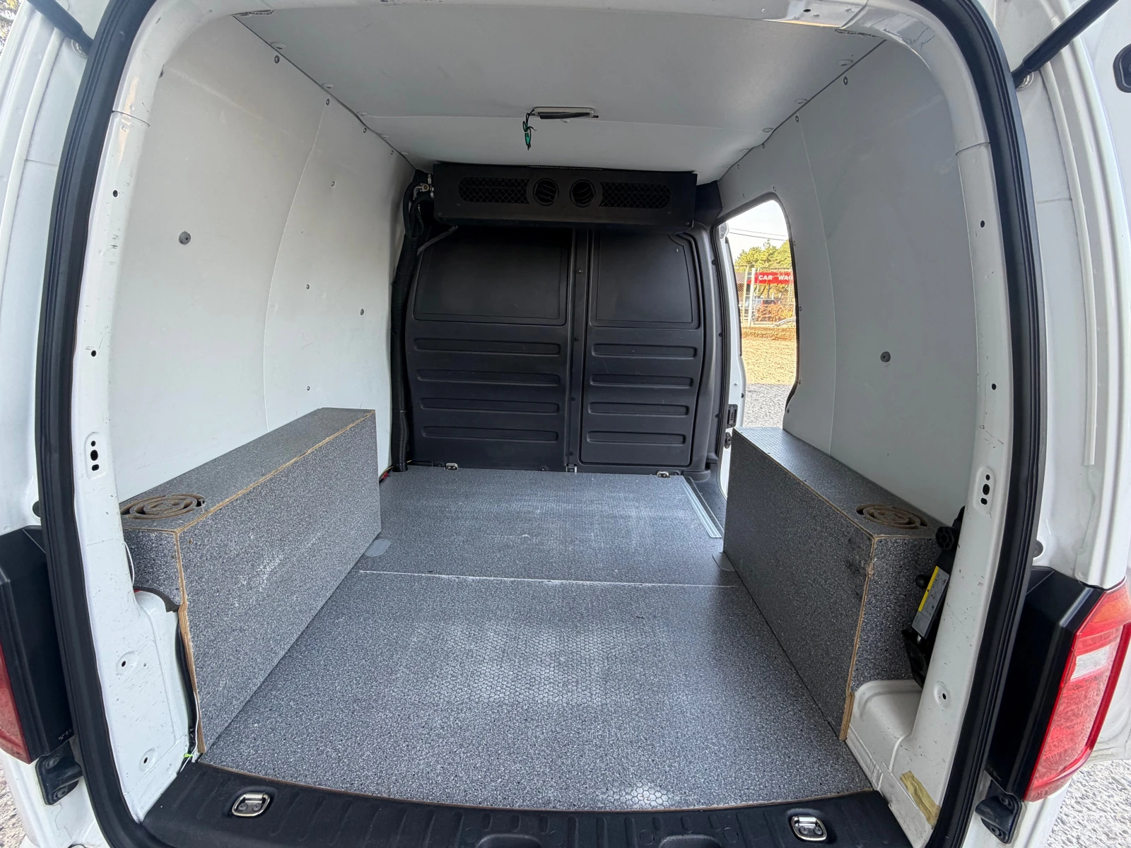 VW Caddy, снимка 7 - Автомобили и джипове - 55780870