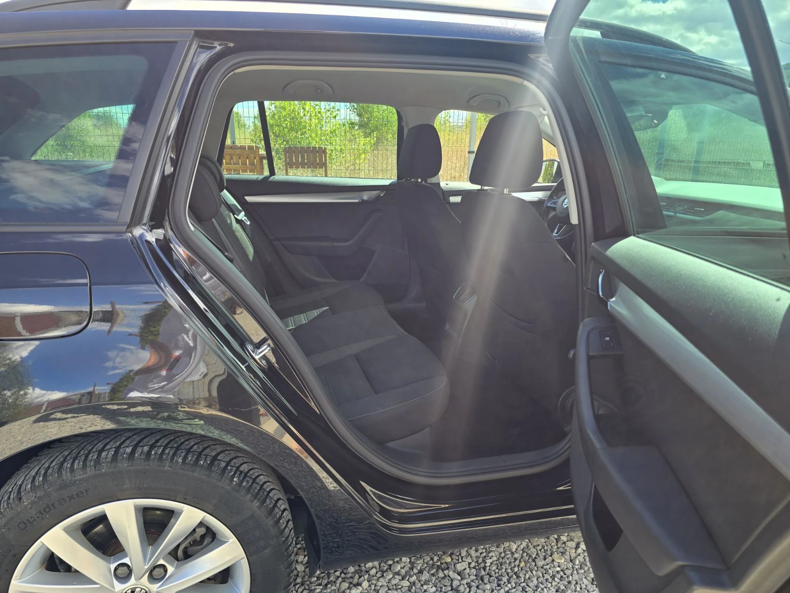 Skoda Octavia 1.4i ФАБР.МЕТАН КЛИМАТРОНИК, снимка 8 - Автомобили и джипове - 56177623