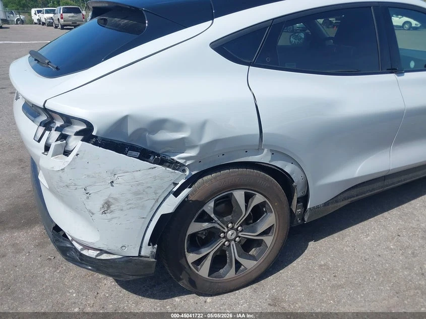 Ford Mustang Mach-E Premium, снимка 6 - Автомобили и джипове - 56522568