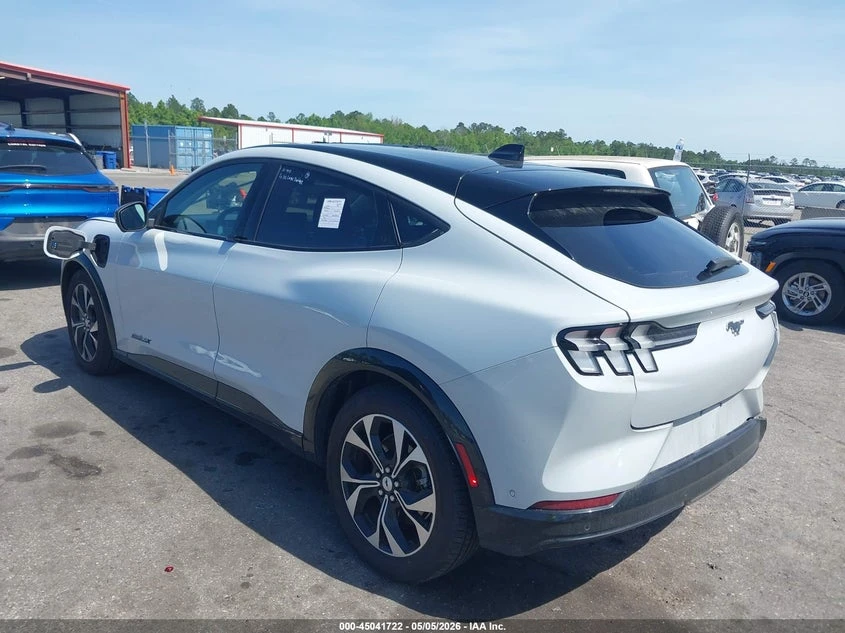 Ford Mustang Mach-E Premium, снимка 3 - Автомобили и джипове - 56522568