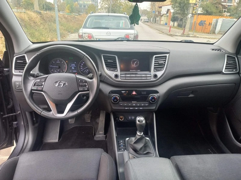 Hyundai Tucson 1.7CRDI, снимка 7 - Автомобили и джипове - 43147054