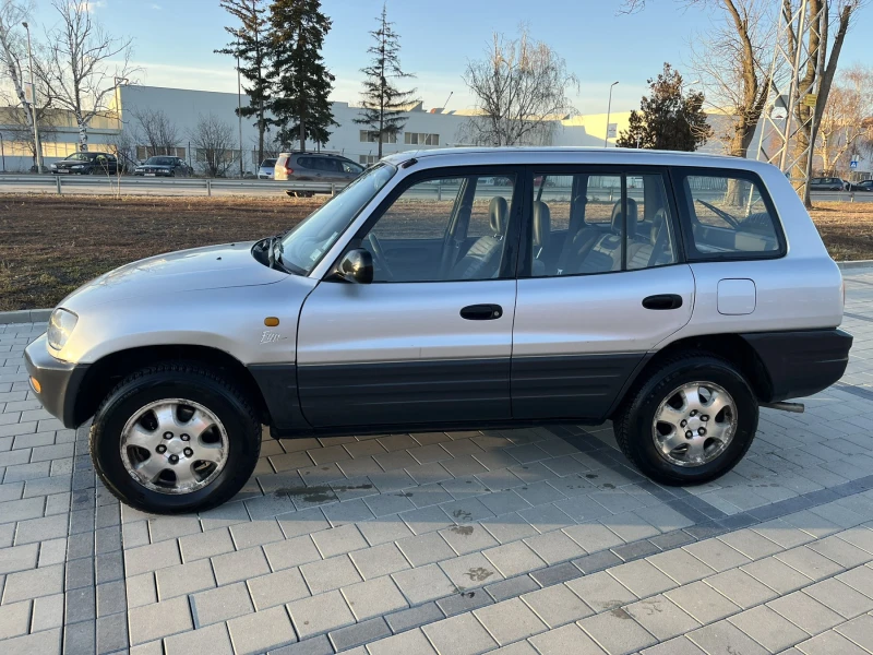 Toyota Rav4, снимка 1 - Автомобили и джипове - 48660504