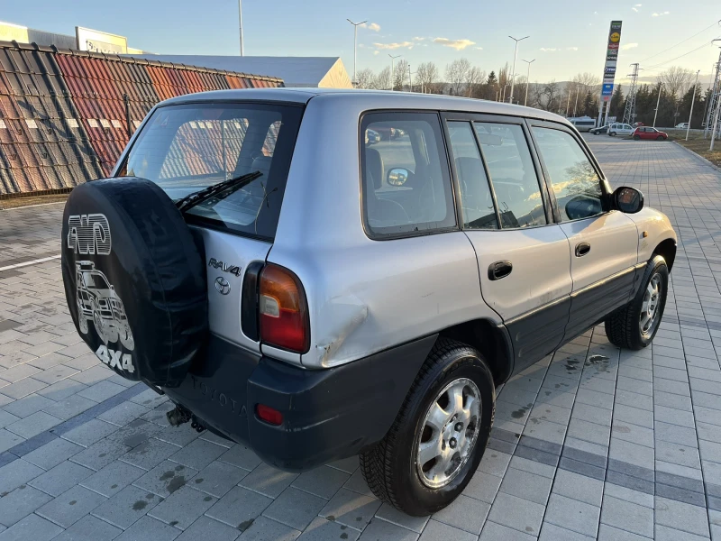 Toyota Rav4, снимка 8 - Автомобили и джипове - 48660504