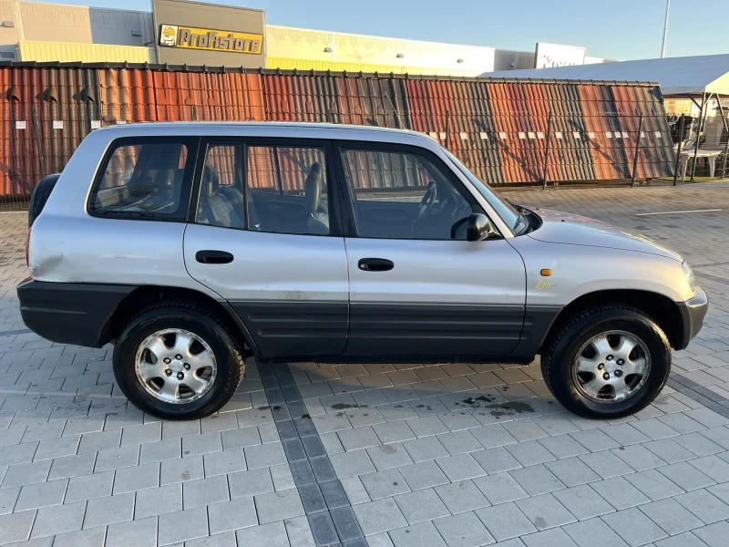 Toyota Rav4, снимка 2 - Автомобили и джипове - 48660504