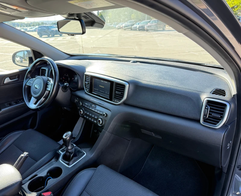Kia Sportage 1.6///Face-Lift///CarPlay///Android Auto///LED///, снимка 10 - Автомобили и джипове - 51536780