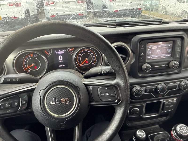 Jeep Wrangler SPORT| 3.6L| 4x4| CARFAX|  , снимка 9 - Автомобили и джипове - 53455427