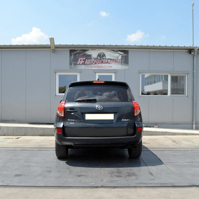 Toyota Rav4 2.2 D-4D 4WD, снимка 4 - Автомобили и джипове - 29310337