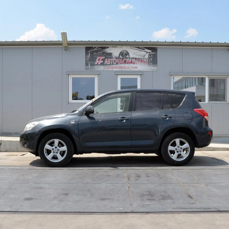 Toyota Rav4 2.2 D-4D 4WD, снимка 3 - Автомобили и джипове - 29310337