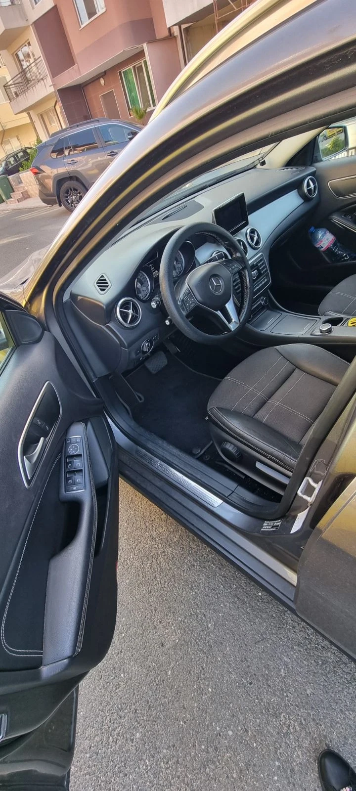 Mercedes-Benz GLA 200, снимка 7 - Автомобили и джипове - 47650571