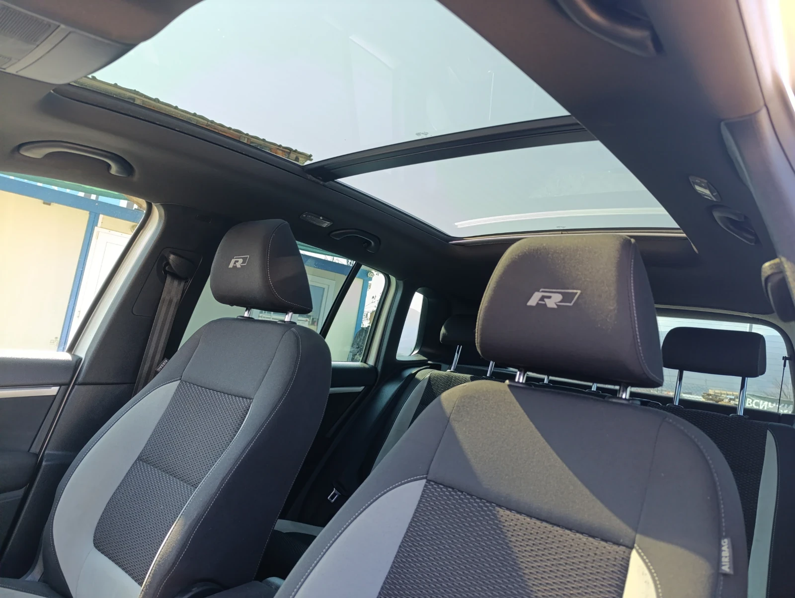 VW Tiguan 2.0TDI R-LINE 4MOTION , снимка 15 - Автомобили и джипове - 53745959