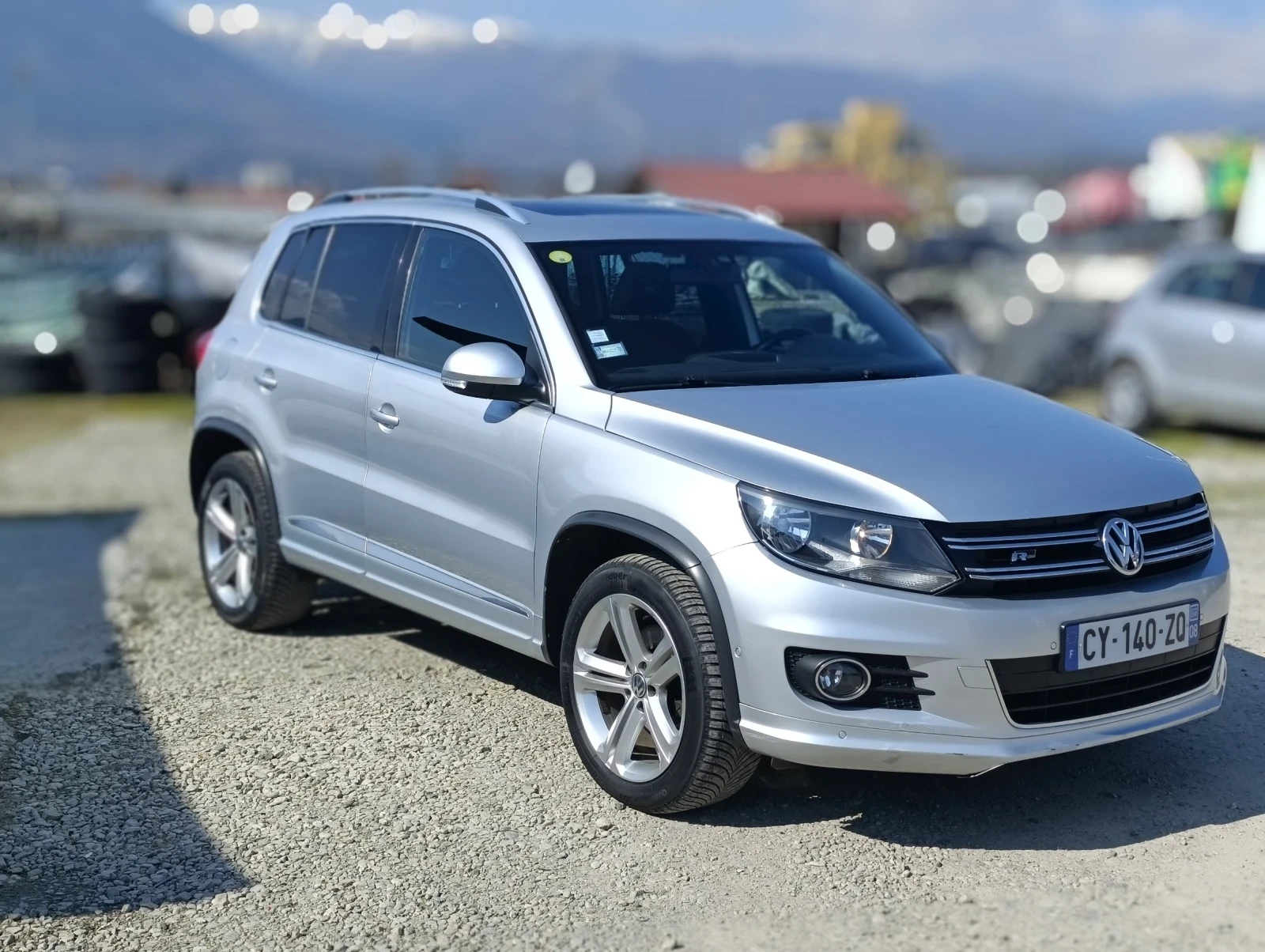 VW Tiguan 2.0TDI R-LINE 4MOTION , снимка 5 - Автомобили и джипове - 53745959