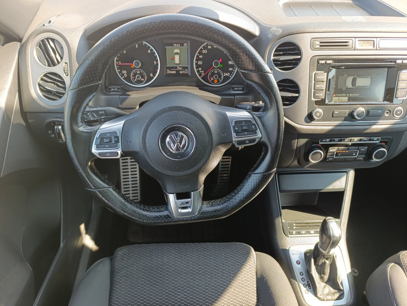 VW Tiguan 2.0TDI R-LINE 4MOTION , снимка 14 - Автомобили и джипове - 53745959